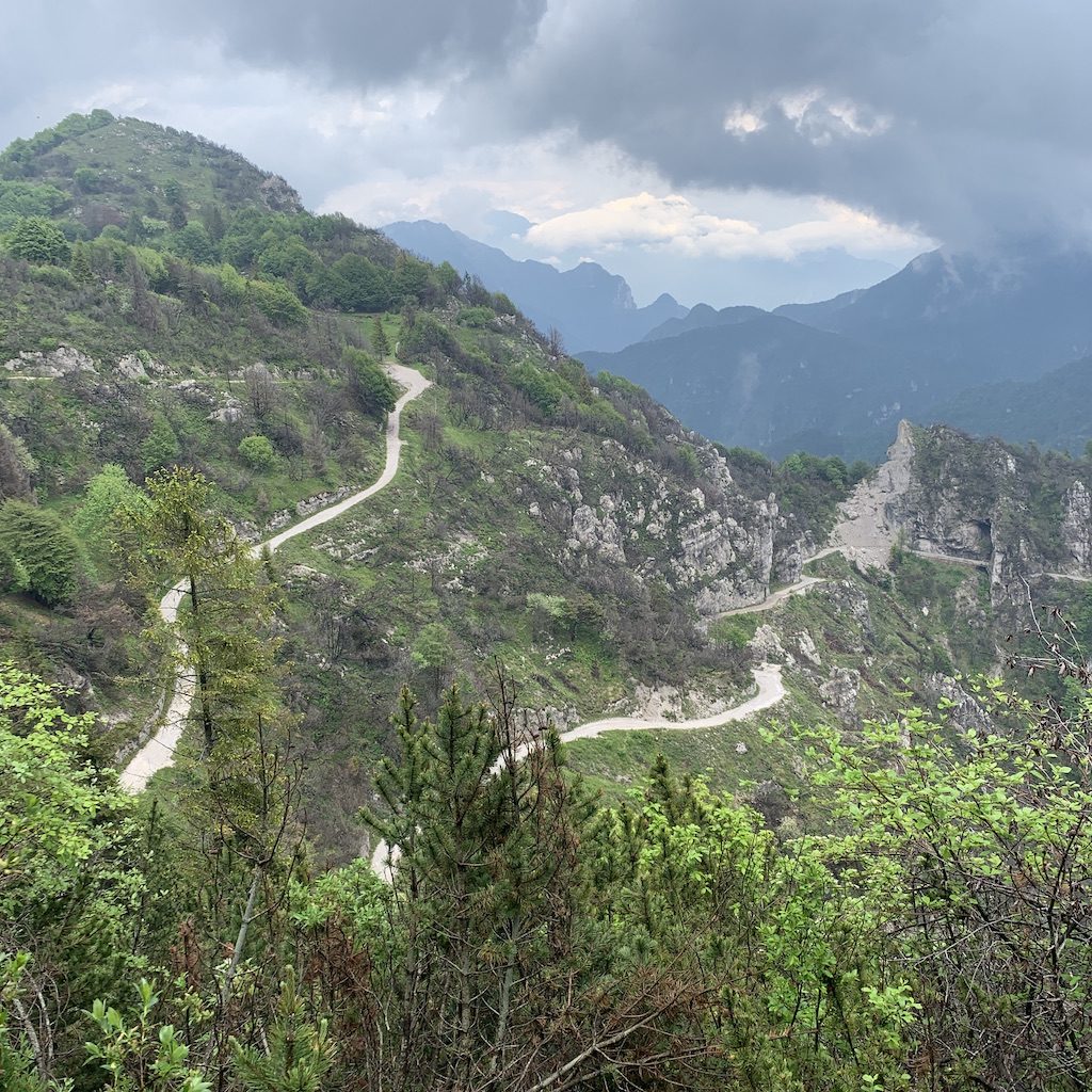 Blick ins Tal auf den Trail, der noch vor mir liegt