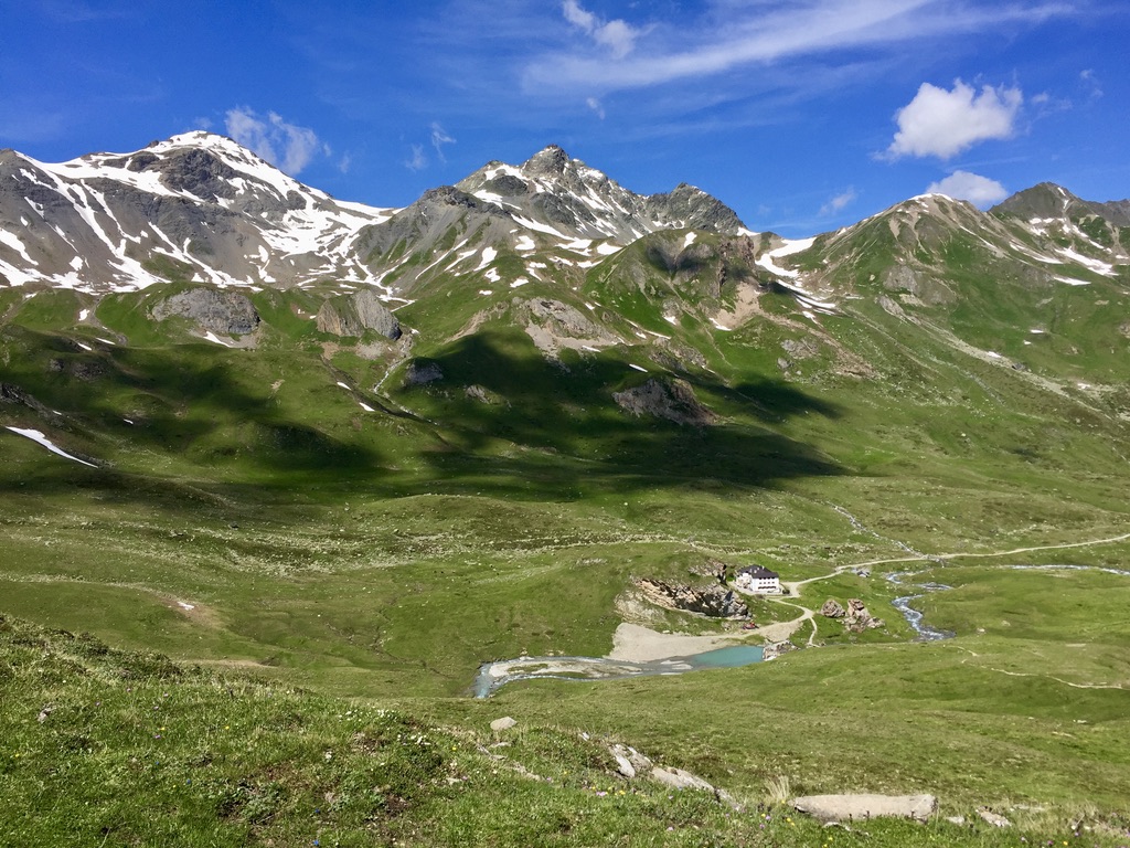 Oberhalb der Heidelberger Hütte, auf dem Weg zum Fimberpass. Der Blick geht über das Fimbatal in Richtung der Silvrettagruppe