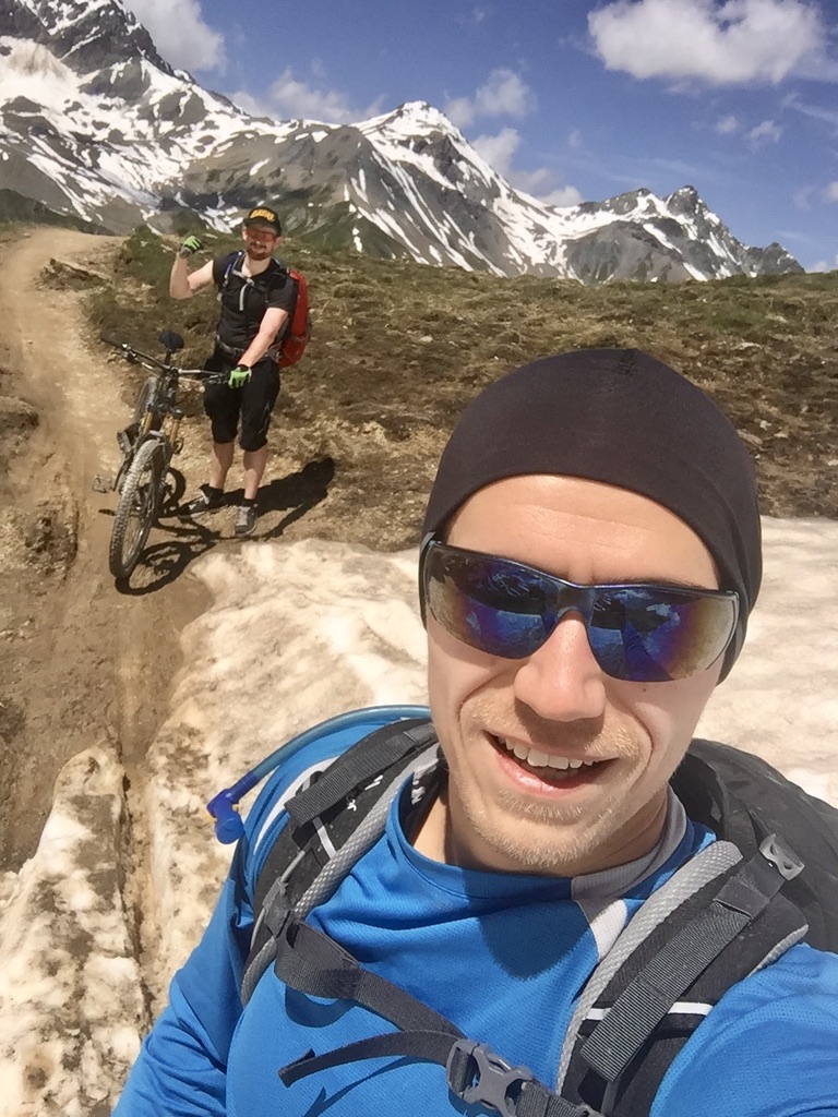 Kurz vor dem Fimberpass stießen wir auf ein kleines Schneefeld - das einzige auf der gesamten Tour